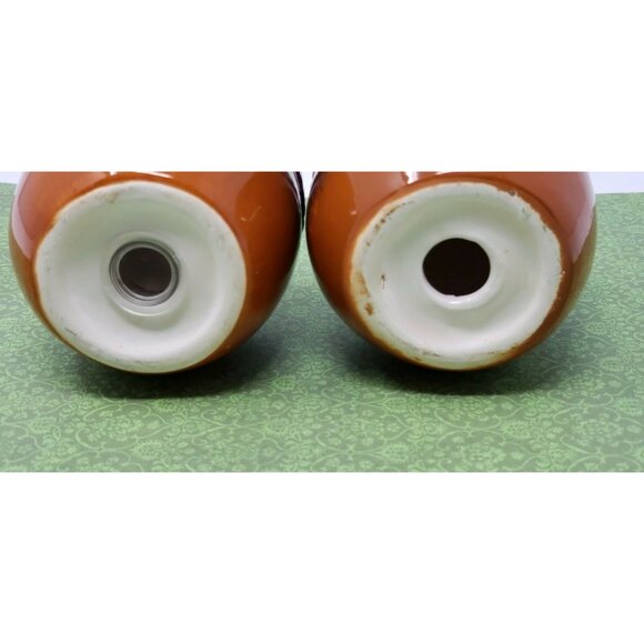 Salt & Pepper Shakers Acorn Shaped - Picture 4 of 4